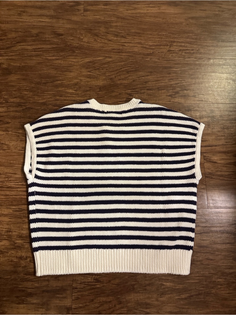 NWT Anthropologie sweater size large - Picture 2 of 3